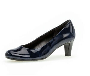 Elegante Pumps von Gabor aus Lederimitat mit 50 mm Absatz.